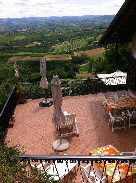La Vigna Del Parroco Apartment Verduno Room photo